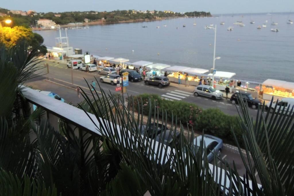 Emplacement Privilegie Pour Ce Bel Appartement Saint-Raphaël Zewnętrze zdjęcie